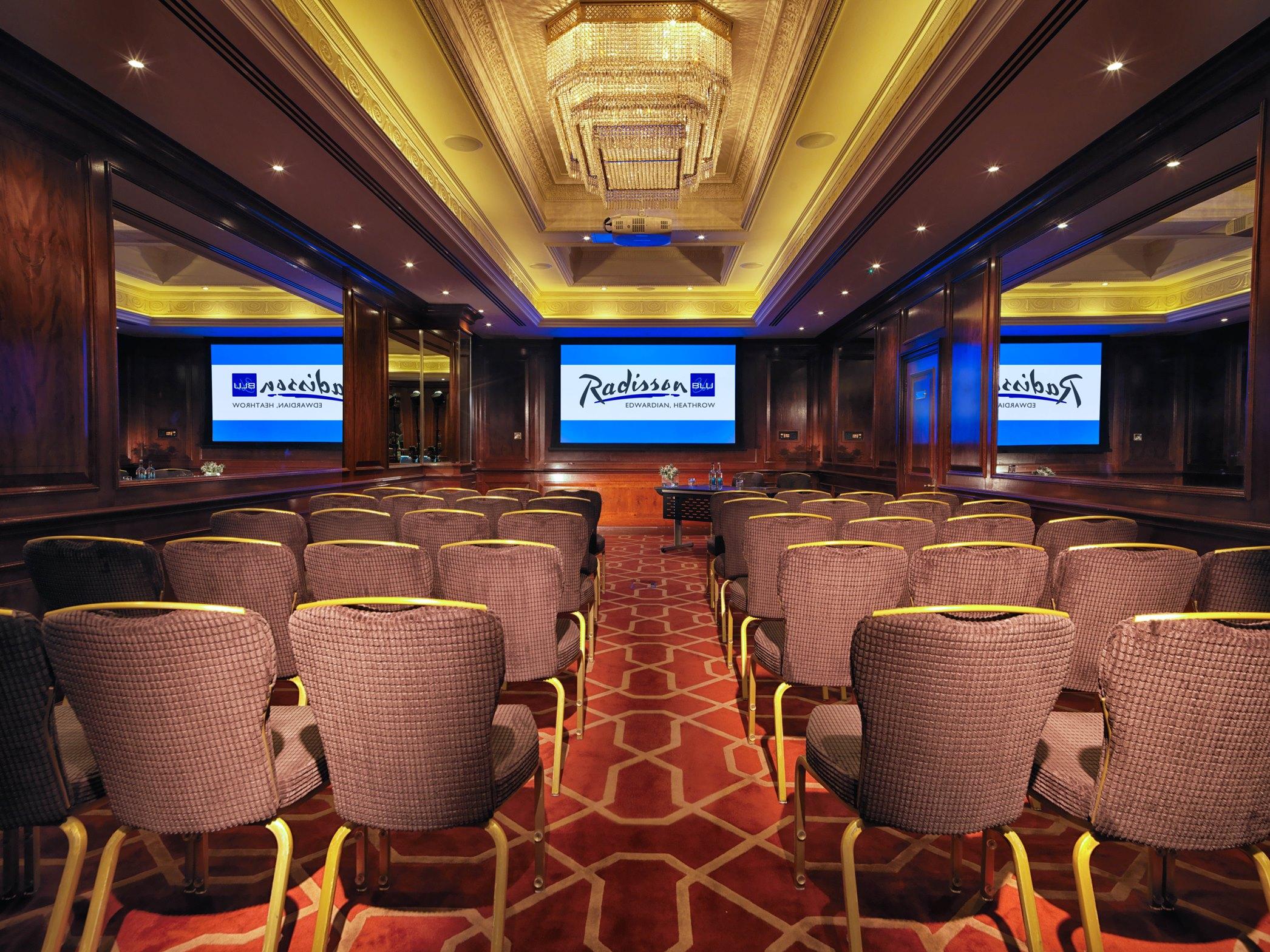 Radisson Blu Hotel, London Heathrow 히드로 외부 사진